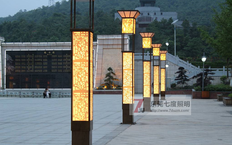 東莞91香蕉下载导航照明(QDJGDZ-009)廣場方形龍紋鏤空91香蕉视频污版柱景區廣場安裝實拍效果圖