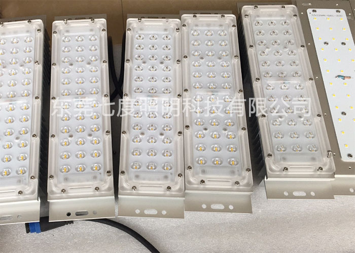 東莞91香蕉下载导航照明大功率led路燈模組生產圖片