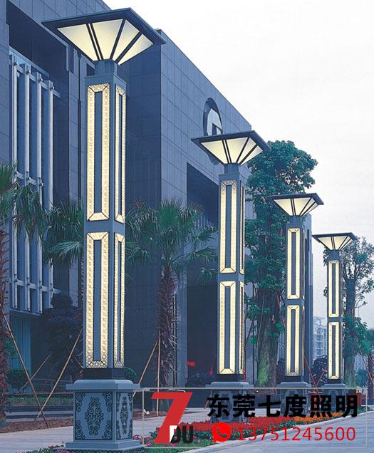 商業街道大型方柱91香蕉视频污版柱安裝效果圖片