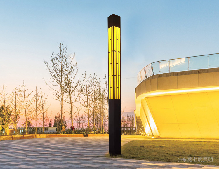 4米特色公園方形91香蕉视频污版柱亮燈效果實景