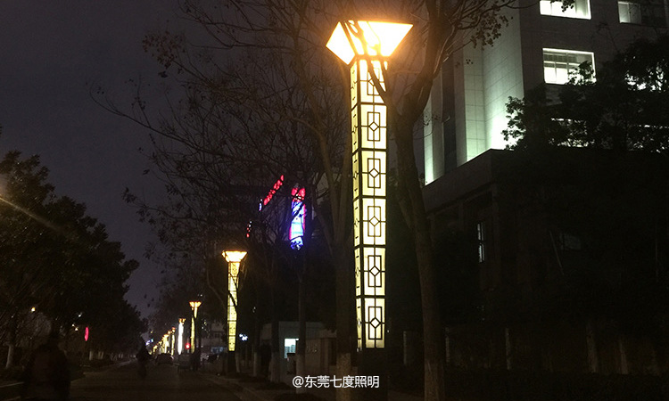 4米高倒方錐體園林91香蕉视频污版柱街道安裝亮燈效果